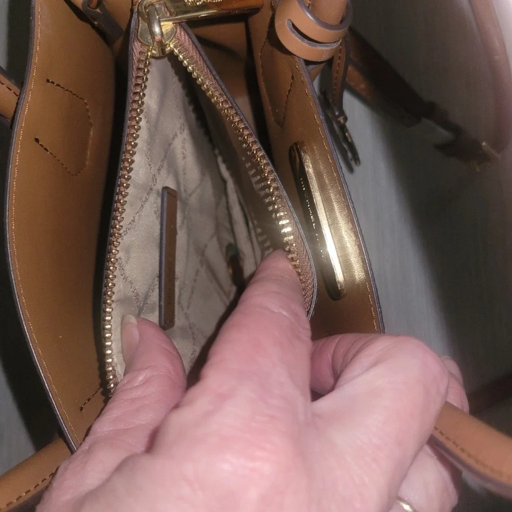 Michael Kors Signature Monogram Bedford‎ Travel Small Top Zip Tote Brown luxury